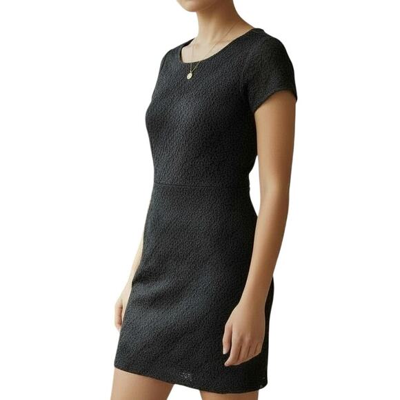 Ann Taylor LOFT Black Sheath Dress Scoop Neck Textured Stretch Above Knee M EUC - Picture 2 of 7